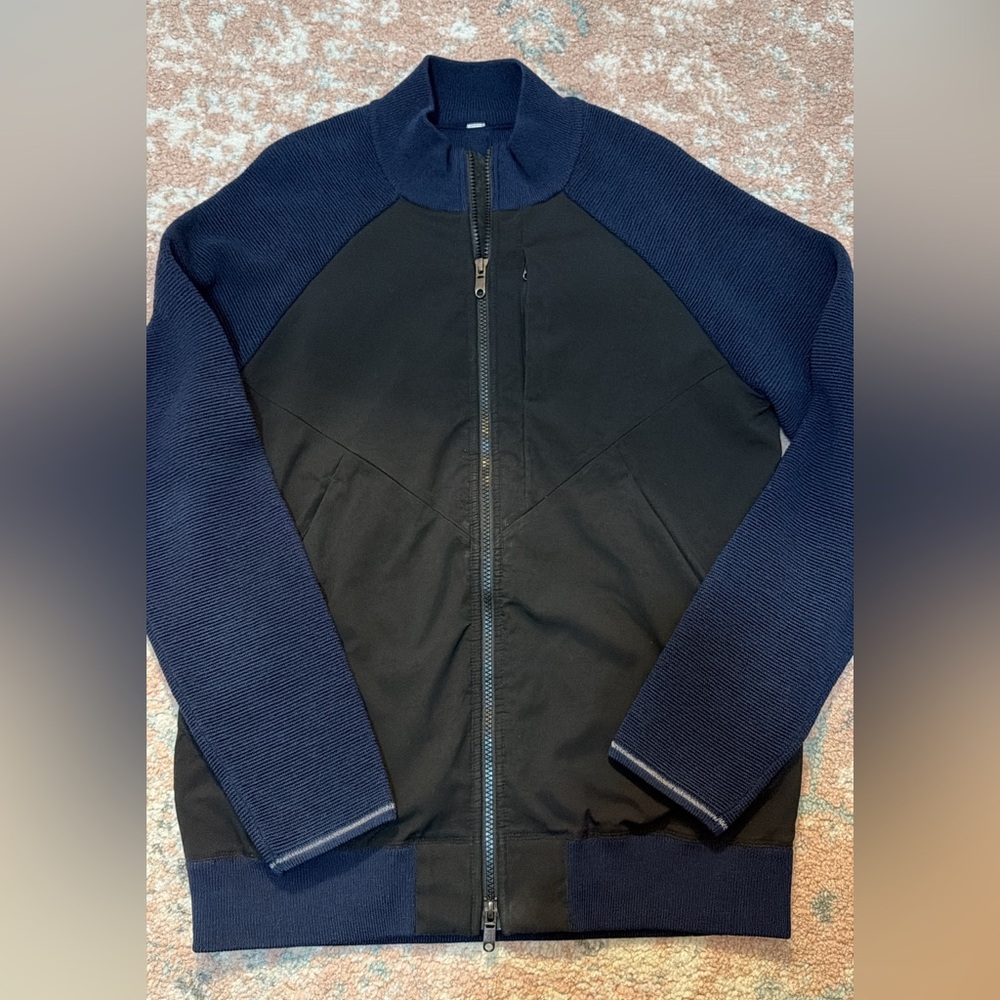 Lululemon Men’s zip up jacket